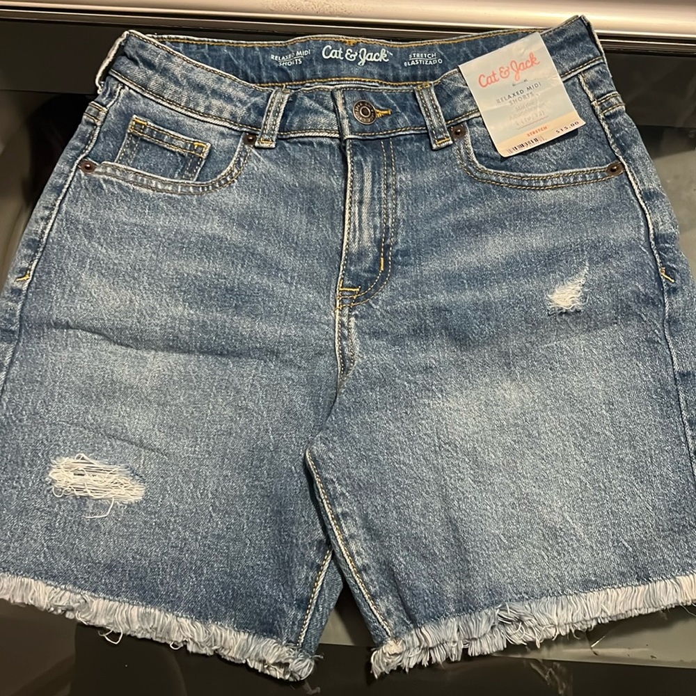 Girls Midi Shorts
Brand: cat and jack 
Size: Large 10/12
Brand new with tags